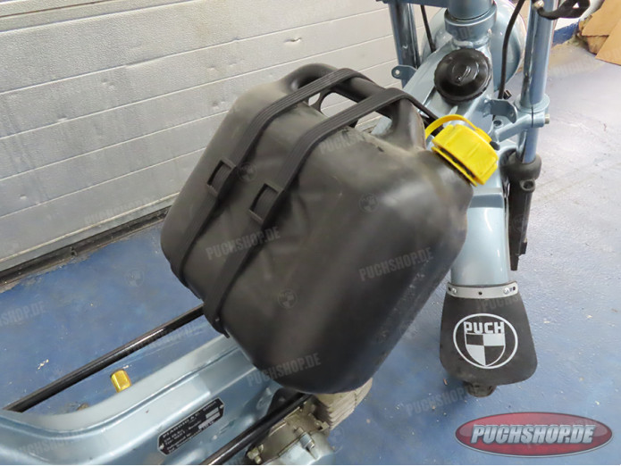 Luggage carrier lashing straps as original Puch