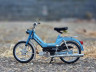 Schaalmodel Puch Maxi S 1:10 metallic licht blauw 