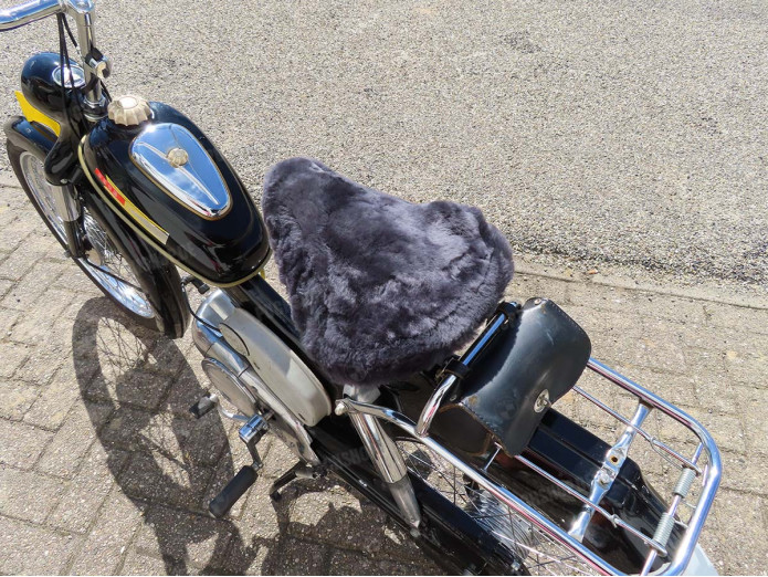 Oldtimer saddle cover sheepskin Bategu / Denfeld gray